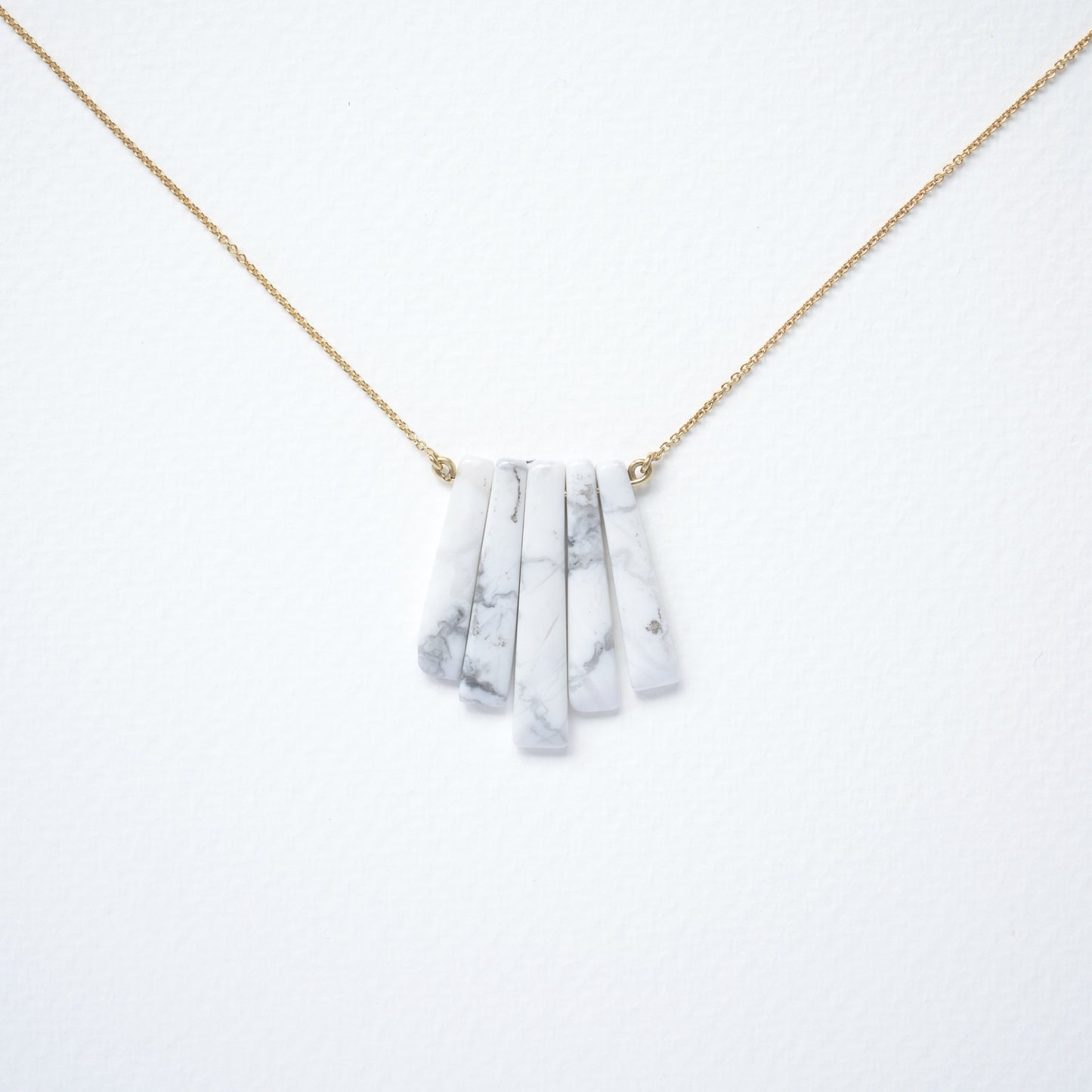 GEOMETRIC GOLD & HOWLITH NECKLACE