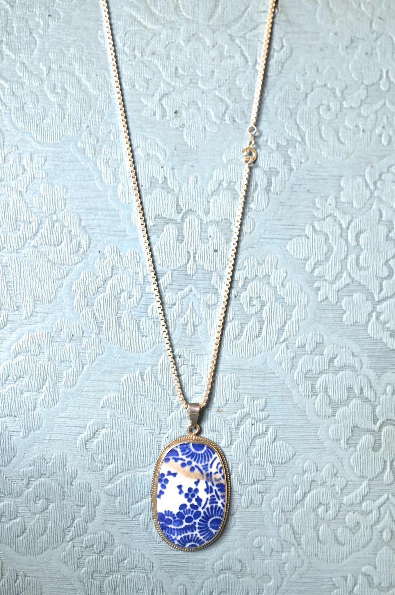*SHANGHAI PORCELAIN MOTIF LONG PENDANT