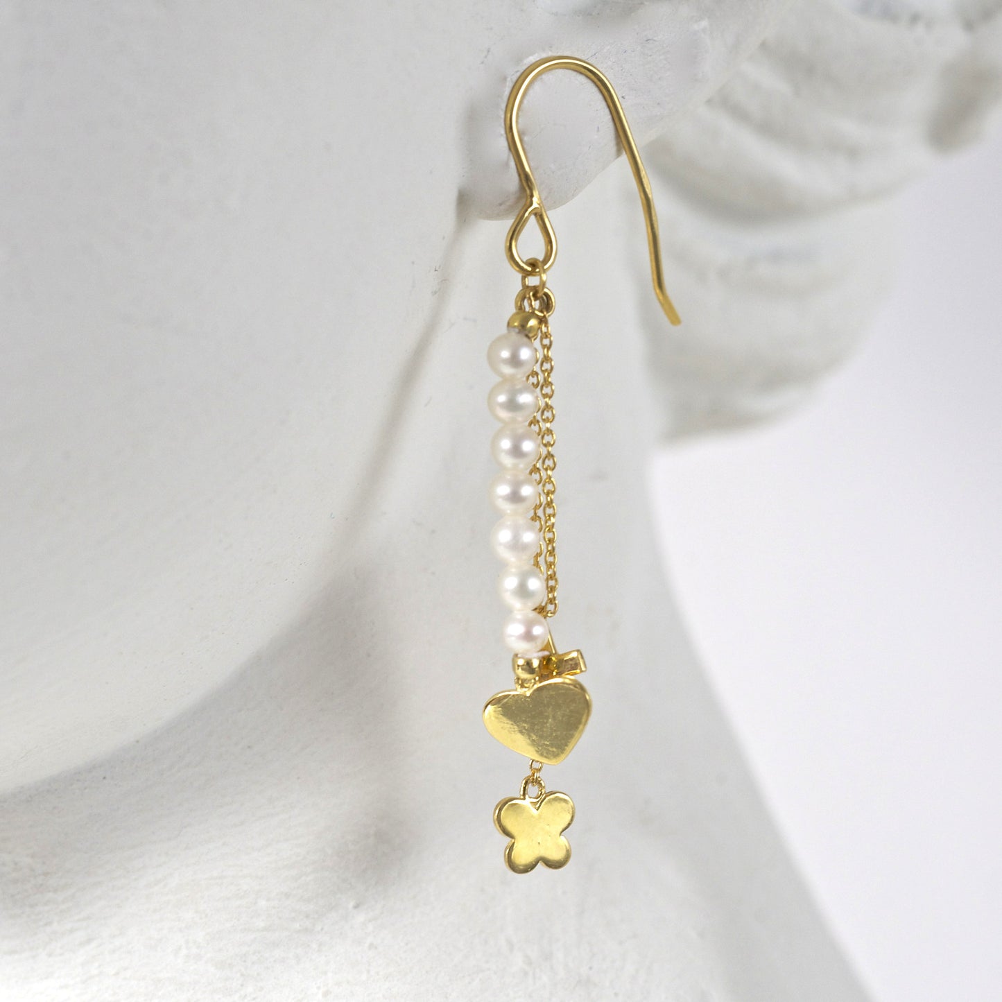 CHARM & PEARL EARRINGS