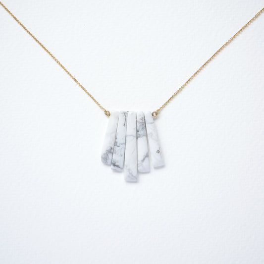GEOMETRIC GOLD & HOWLITH NECKLACE
