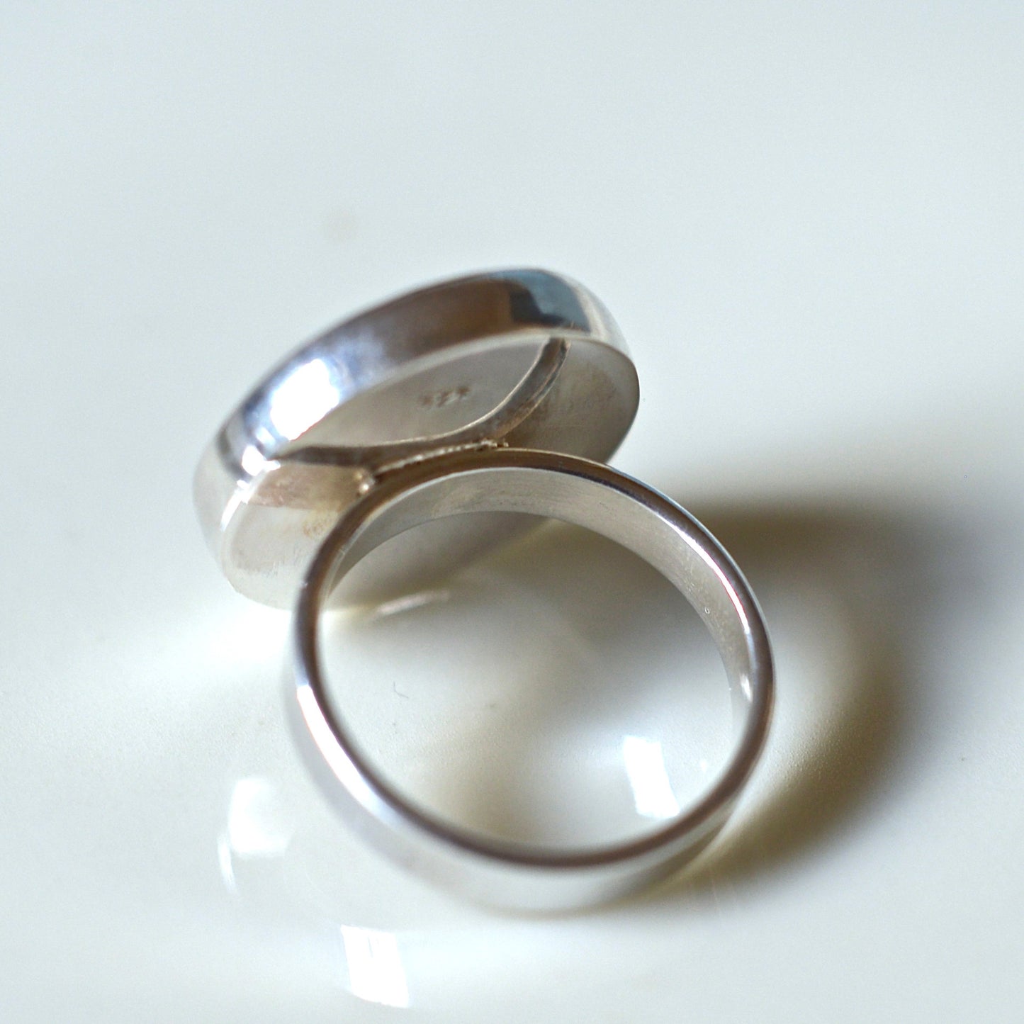 SHANGHAI PORCELAIN FISH RING