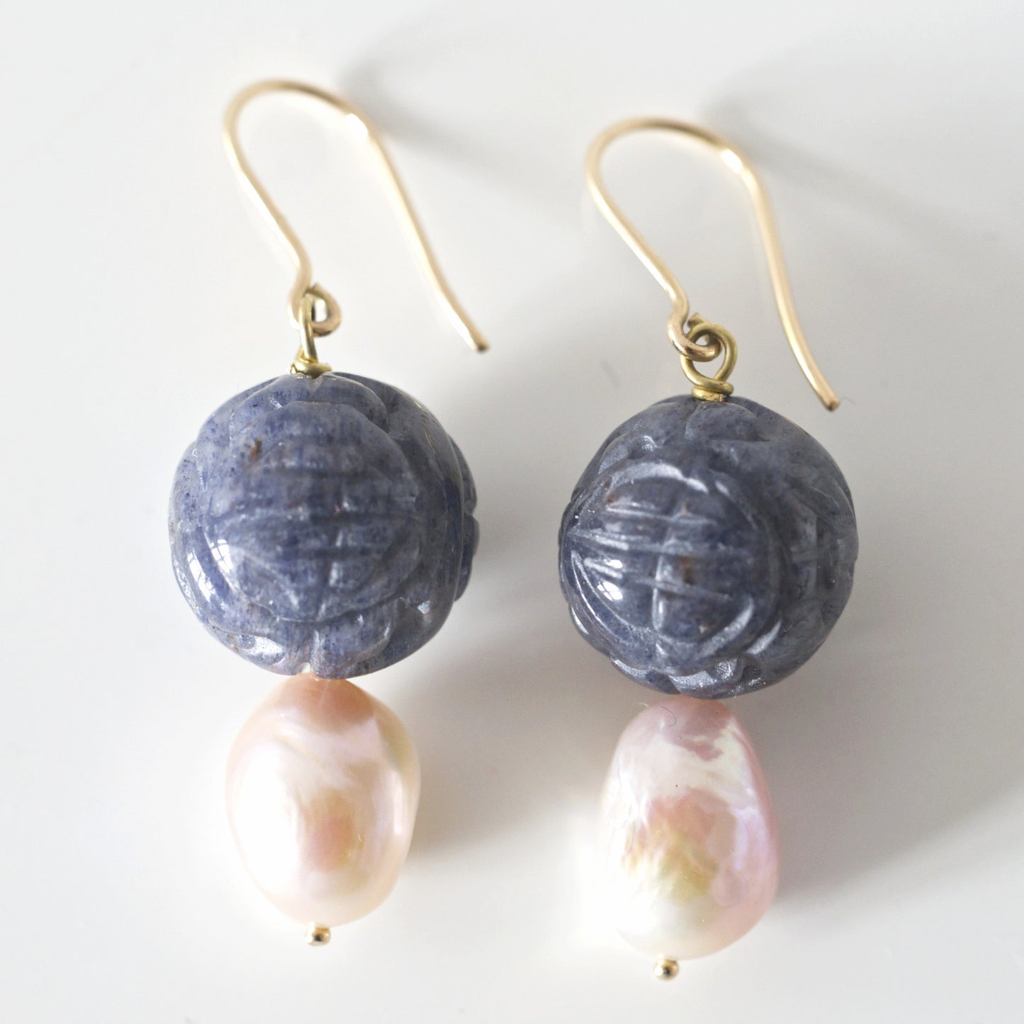 ENGRAVED STONE & PEARL GOLD EARRINGS