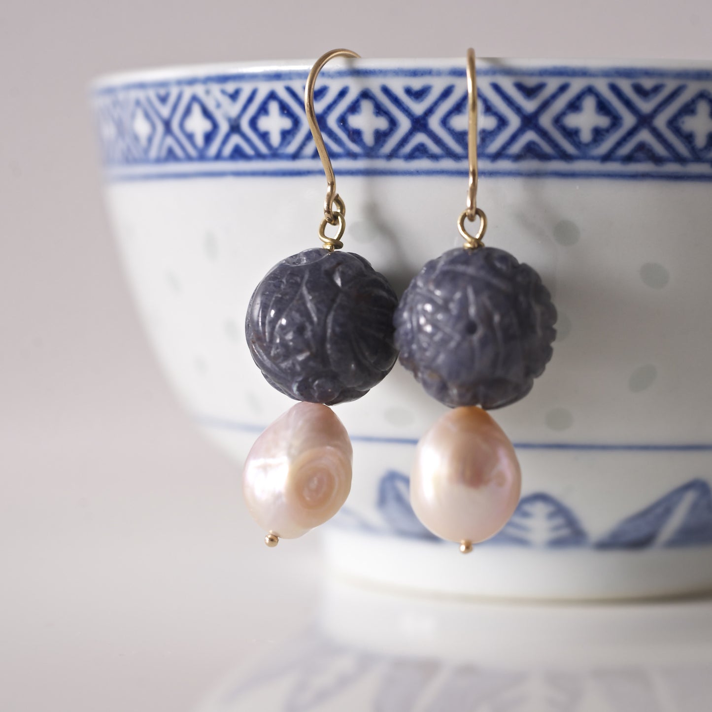 ENGRAVED STONE & PEARL GOLD EARRINGS