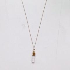 TIMELESS QUARTZ & GOLD PENDANT