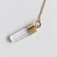 TIMELESS QUARTZ & GOLD PENDANT
